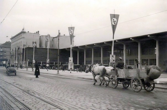 Zagrebački zbor (preteča Zagrebačkog velesajma) preseljen je iz Martićeve ulice na Savsku cestu (prostor današnjega Studentskog centra) 1936. godine